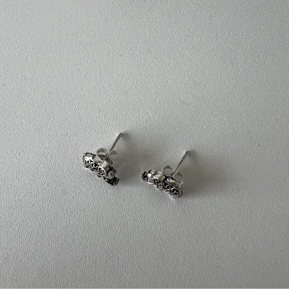 925 Silver Elephant Stud - Picture 3 of 4